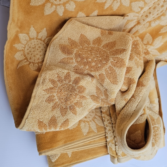 CARO Bath Towel Set 4 piece - Picture 3 of 16